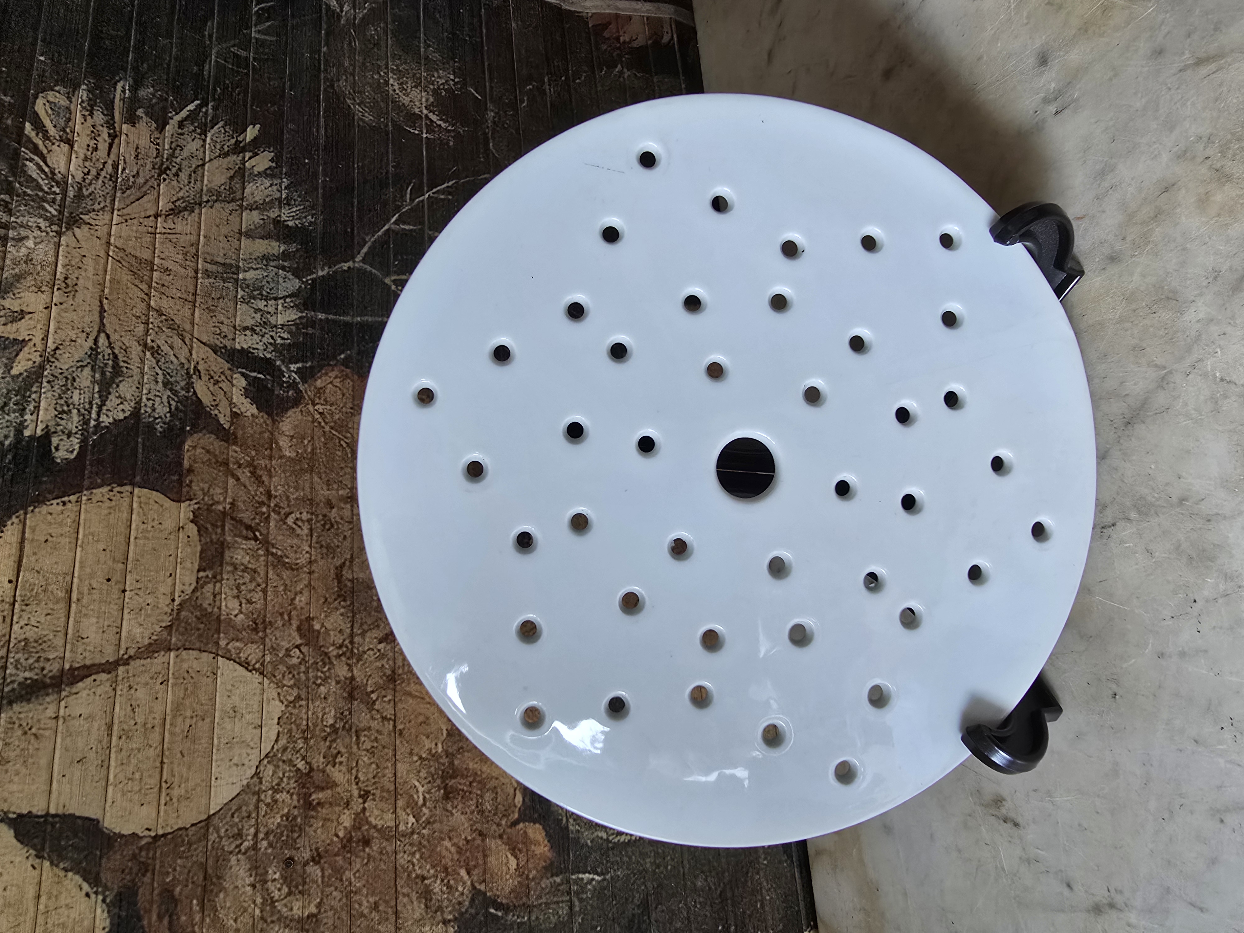 Witte ronde treef