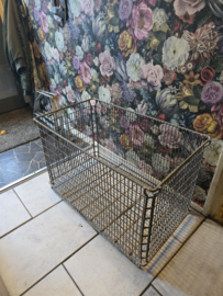 Oude industriële mand