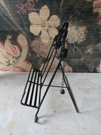 Brocante metalen kookboek standaard