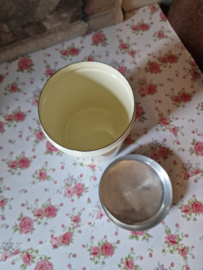 Creme emaille thee bus