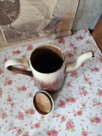 Oude emaille koffiepot
