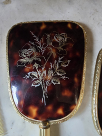 Oude kaptafelset handspiegel rozen