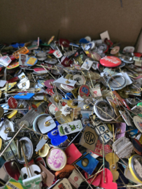 Verzameling antieke speldjes