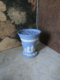 Vaas met bloemensteker wedgwood jasperware blue