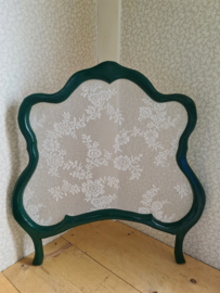 Antiek groen houten raamhor bloemetjes