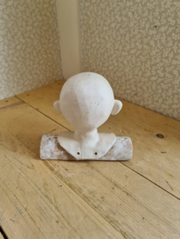 Oud poppen hoofdje pierrot