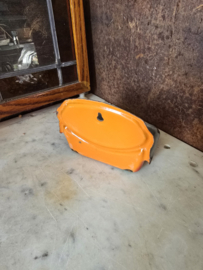 Rood oranje emaille zeepbakje