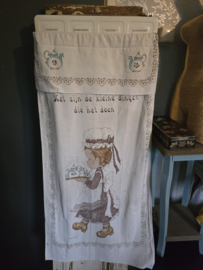 Vintage handdoekenrek met overdoek
