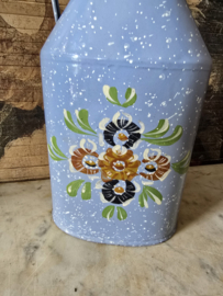 Oude geëmailleerde beschilderde veldfles