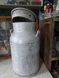 Oude aluminium melkbus 40 liter