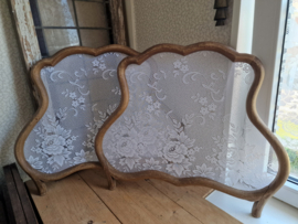 Set antiek houten raamhor rozen