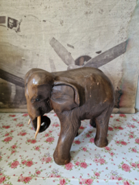 Groot houten beeld olifant