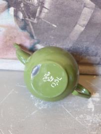 Klein groen emaille keteltje