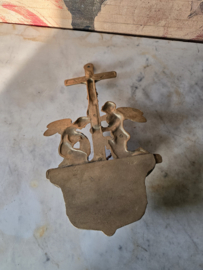 Antiek messing wijwaterbakje engelen kruisbeeld