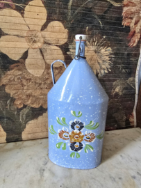 Oude geëmailleerde beschilderde veldfles