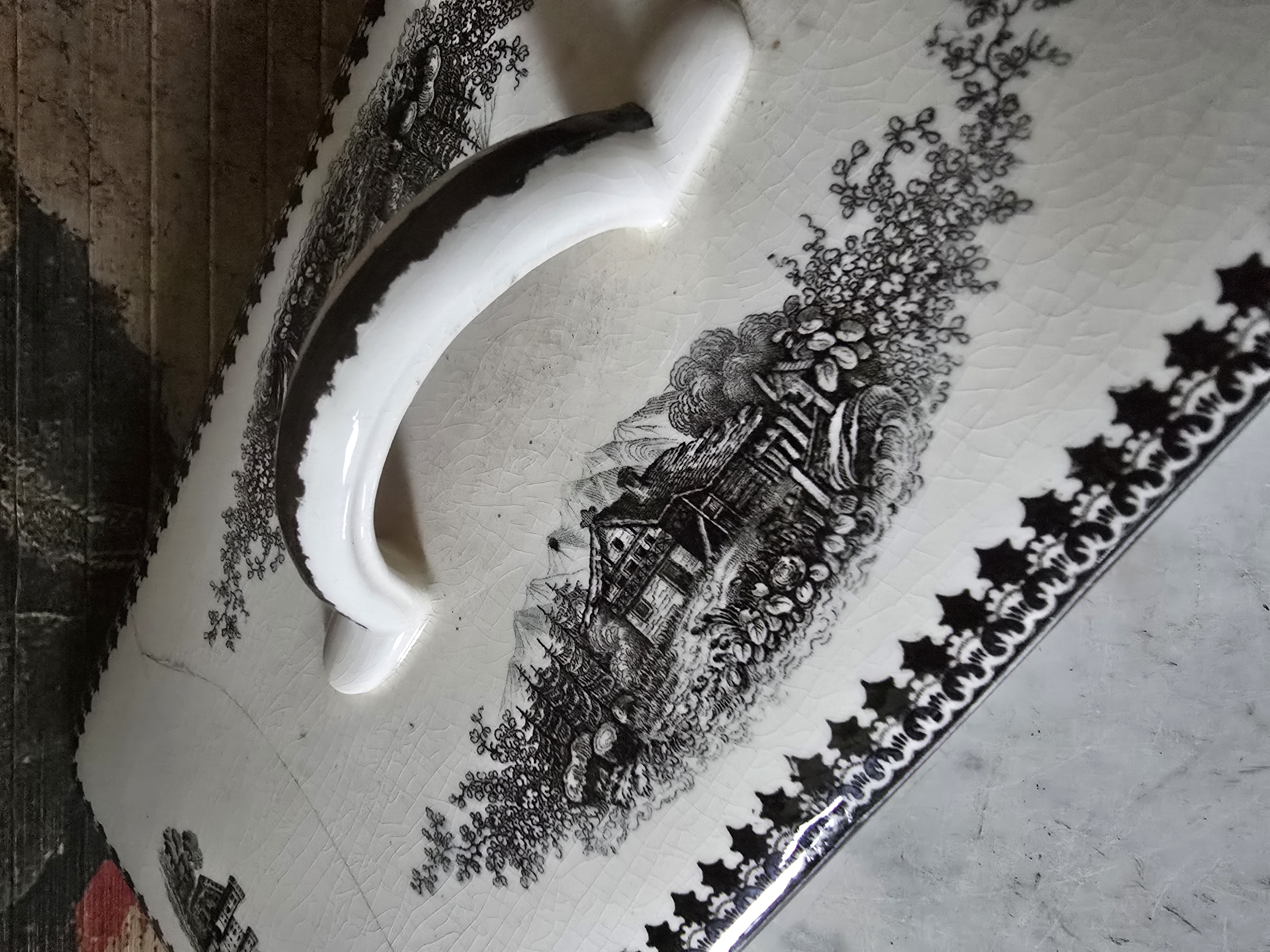 Antiek porseleinen cakedoos Villeroy&boch Mettlach