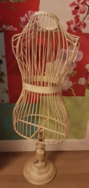 Brocante metalen crème paspop dame jurk strik
