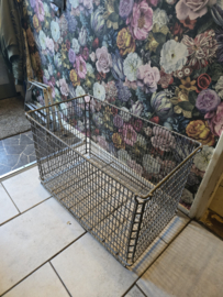 Oude industriële mand