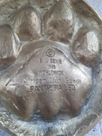 Unieke bronzen afdruk van een leeuwenpoot