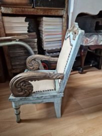 Klein brocante houten stoeltje