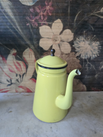 Zachtgeel emaille koffiepot