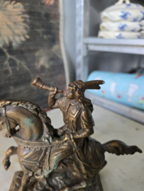 Antiek messing hoornblazer indiaan