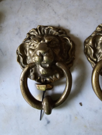 Antiek messing deurklopper leeuw