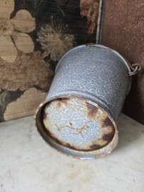 Grijs gewolkte emaille aardappelen emmer