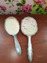 Brocante verzilverde kaptafelset handspiegel met borstel