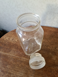 Oude glazen snoeppot stolppot