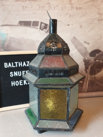 Oud gekleurd glazen lantaarn