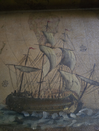 Dienblad op standaard zeilschip