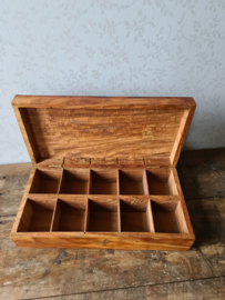 Oude houten theedoos