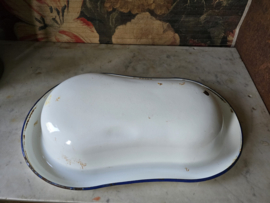 Wit emaille badje op standaard