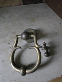 Oude messing deurklopper