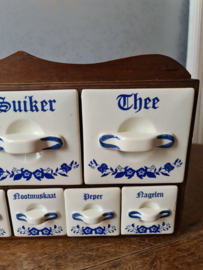 Oud koffie thee suiker kruidenkastje