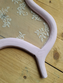 Brocante zachtroze raamhor bloemetjes