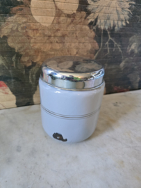 Lichtgrijs emaille theebus