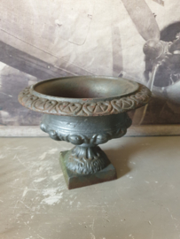 Gietijzeren jardiniere