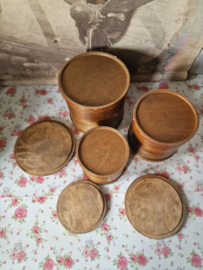 Oude houten potten haan