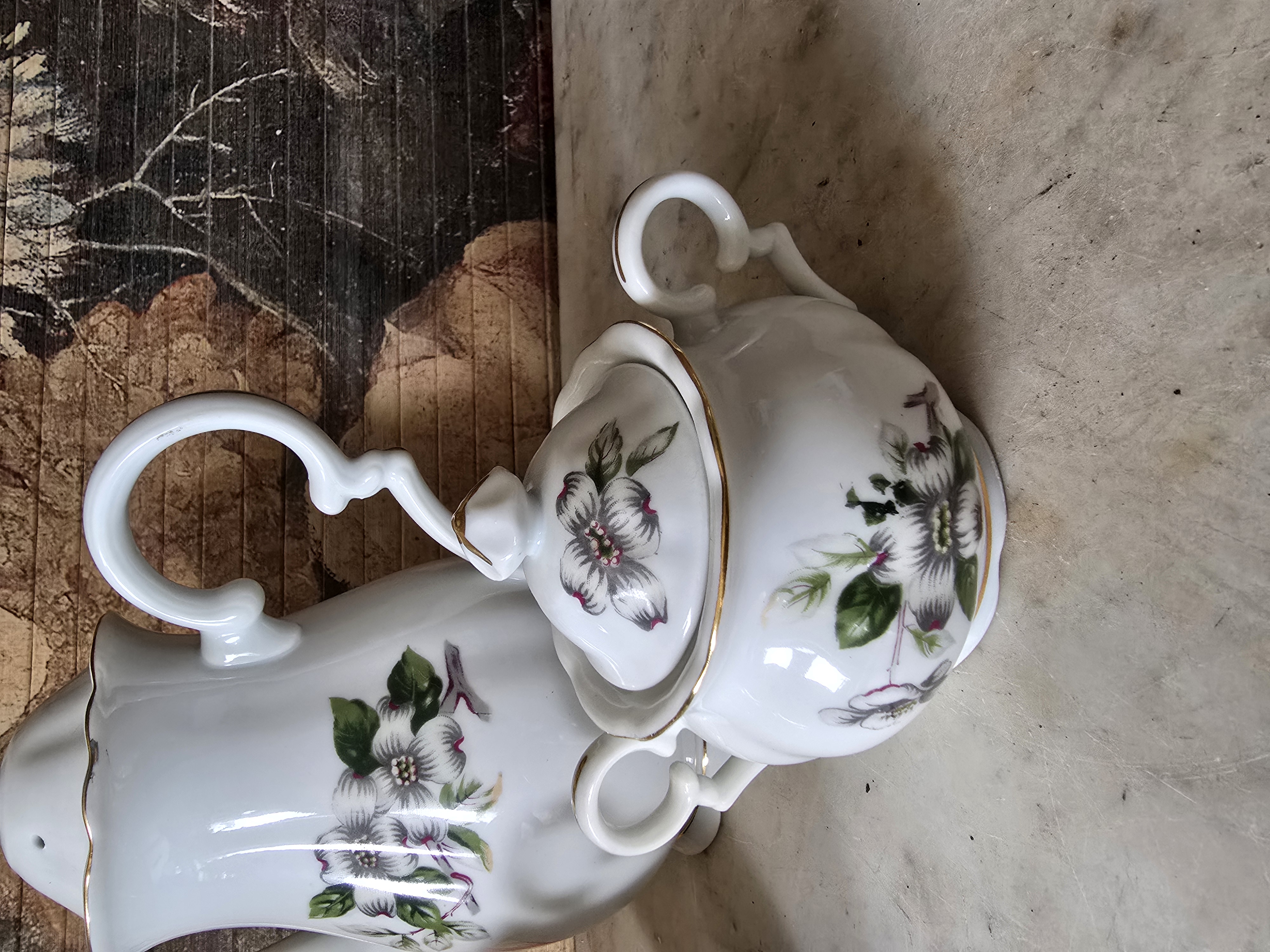 Theepot met roomstel cherry