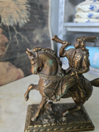 Antiek messing hoornblazer indiaan