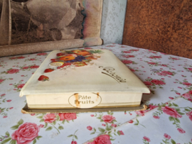 Oude kartonnen chocolade doos baronie