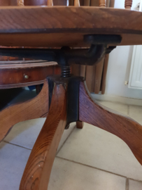 Antieke bureaustoel captain chair
