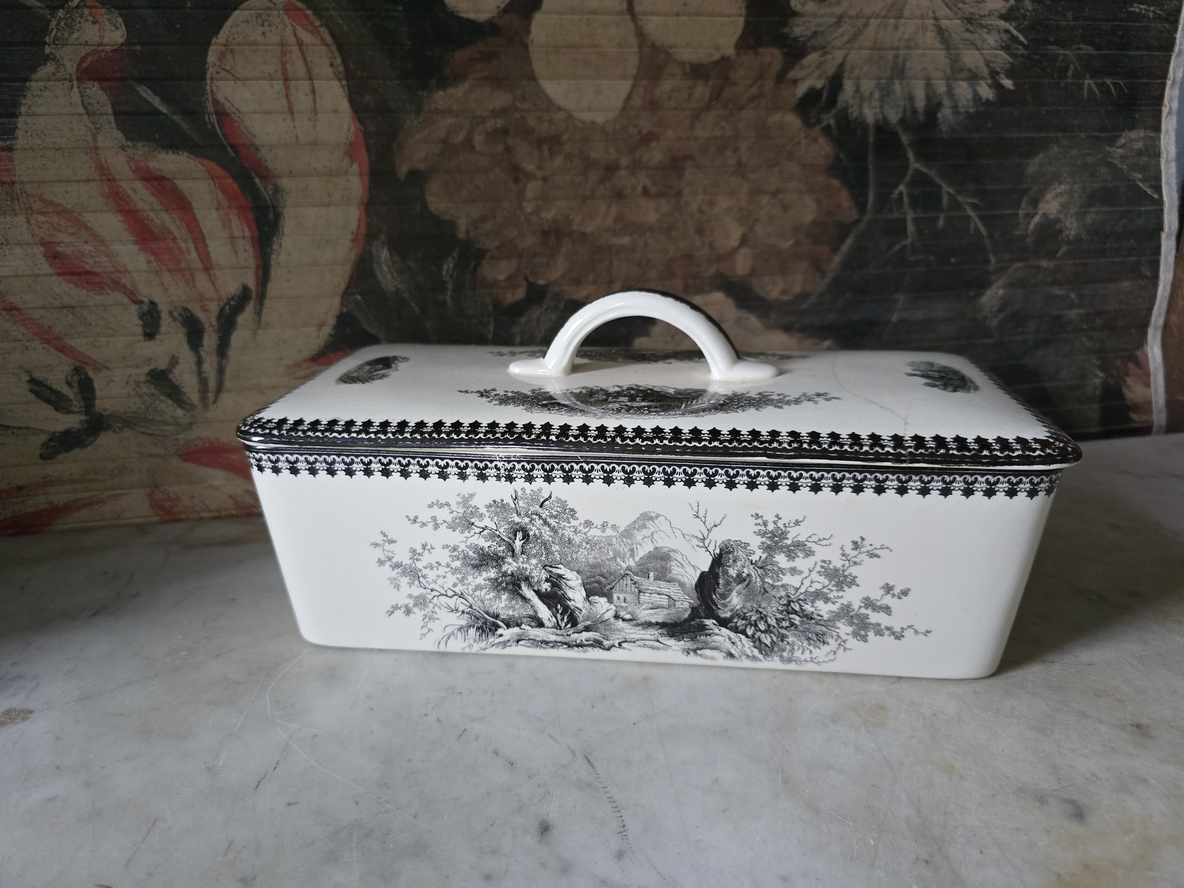 Antiek porseleinen cakedoos Villeroy&boch Mettlach