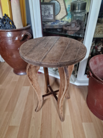 Oud eiken plantentafeltje