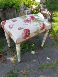 Brocante oud voetenbankje footstool rozen