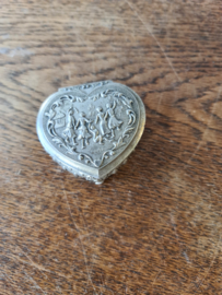Oud verzilverd sieradendoosje hart