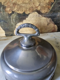 Oude verzilverde boterkoeler cloche