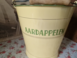 Zachtgeel emaille aardappelen emmer
